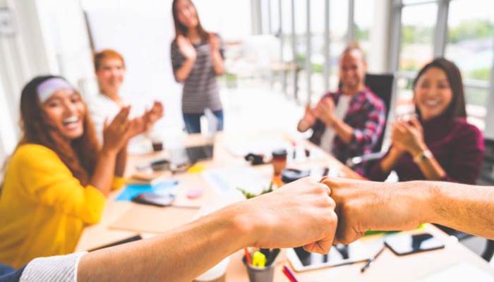 "¿Sabías que el deporte en la infancia no solo impacta la salud física, sino que también mejora el rendimiento académico y fomenta el desarrollo emocional? En ACADEMIA VALLES DE PIRQUE, estamos comprometidos con transformar vidas a través del fútbol y las oportunidades, y en este 2025 estamos redoblando esfuerzos para lograrlo." Alexandra Benado, Jaime Pizarro, IND, Fondeporte, Ministerio del Deporte.